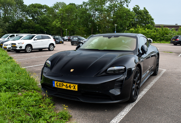 Porsche Taycan GTS Sport Turismo
