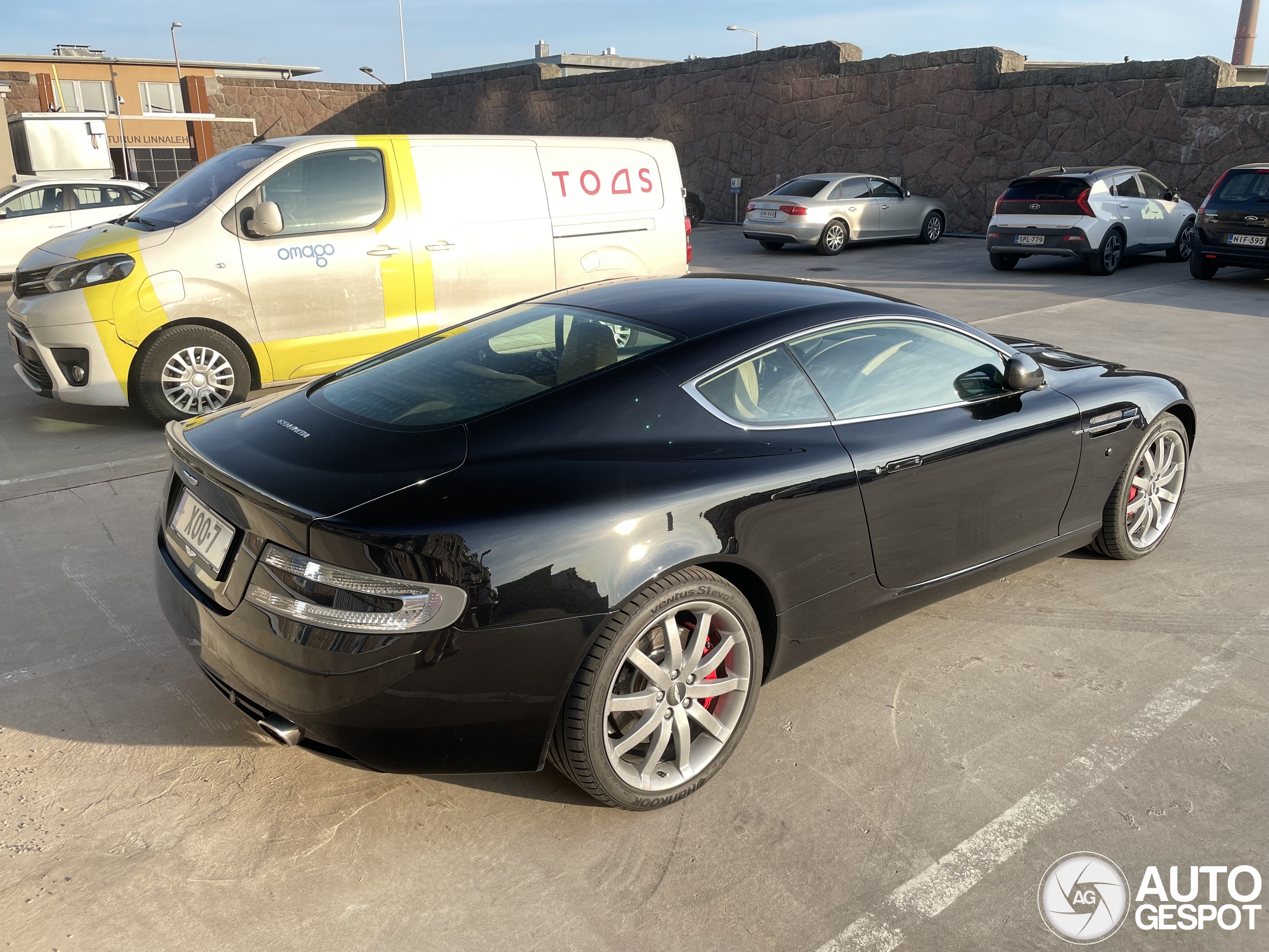 Aston Martin DB9