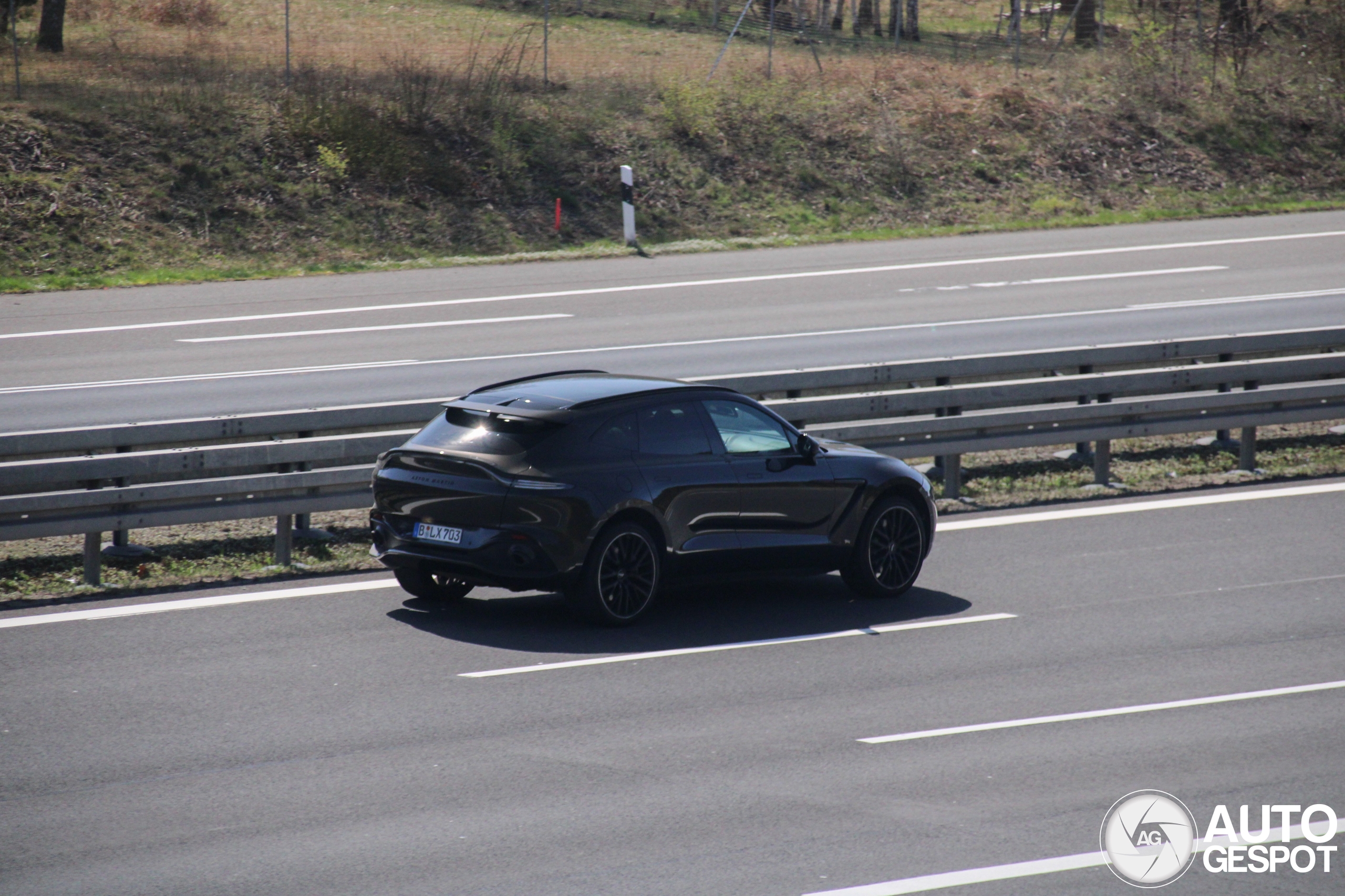 Aston Martin DBX