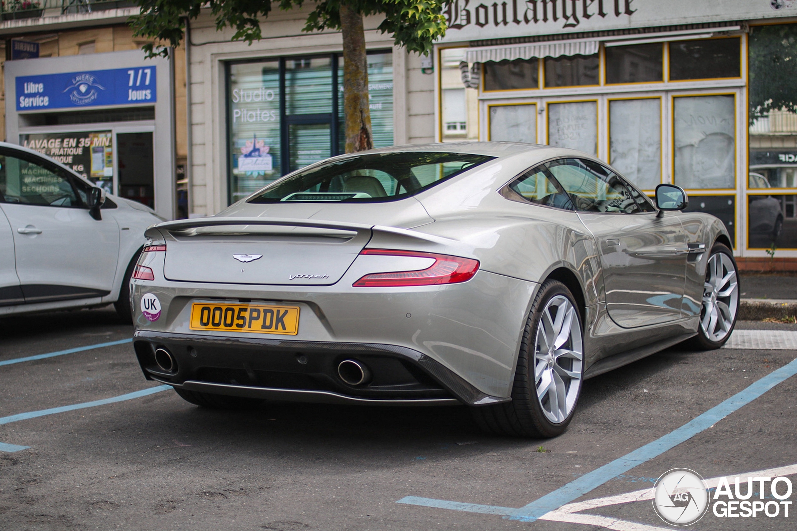 Aston Martin Vanquish 2013