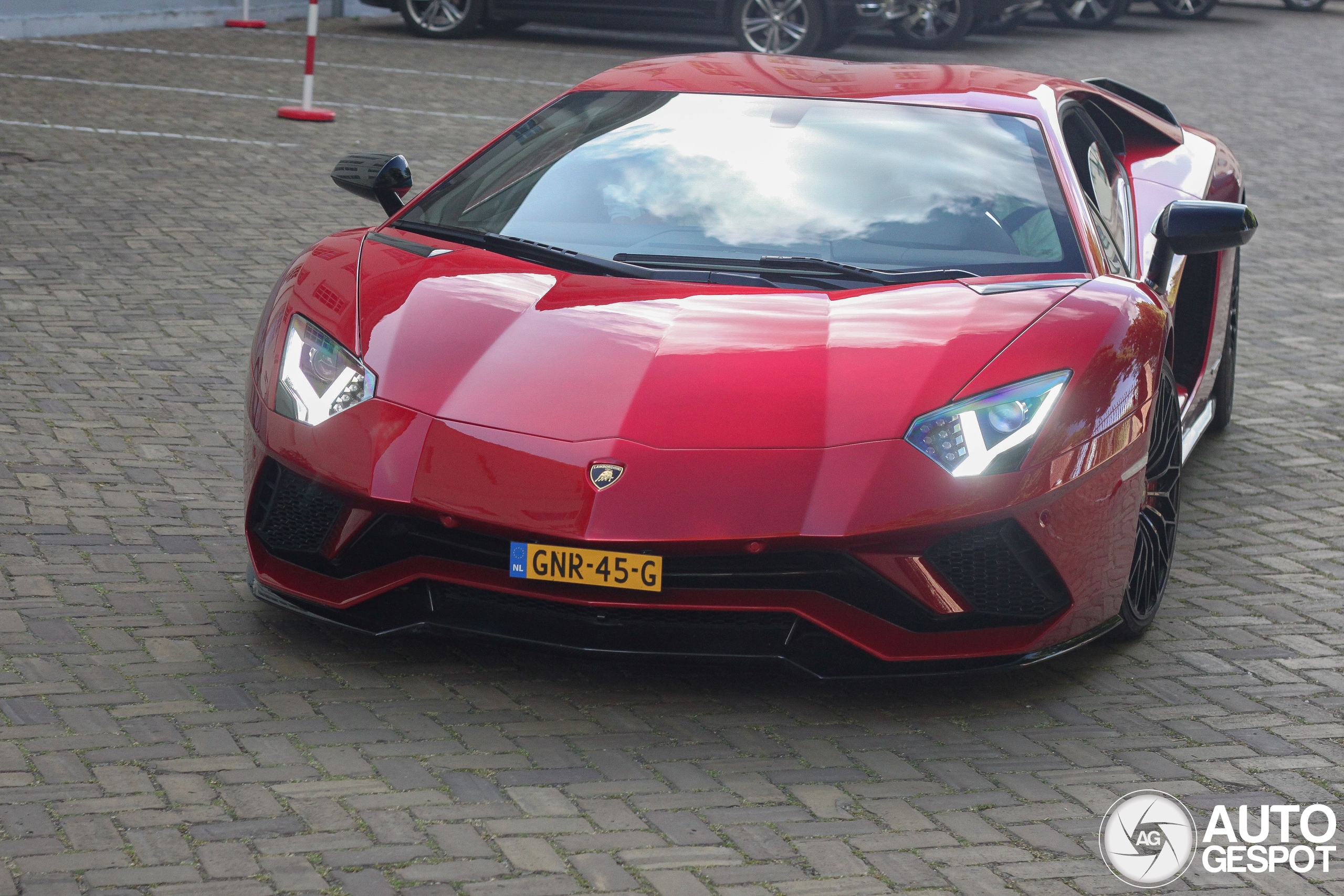 Dakar-navigator Anton van Limpt gespot in zijn Lamborghini Aventador S LP740-4