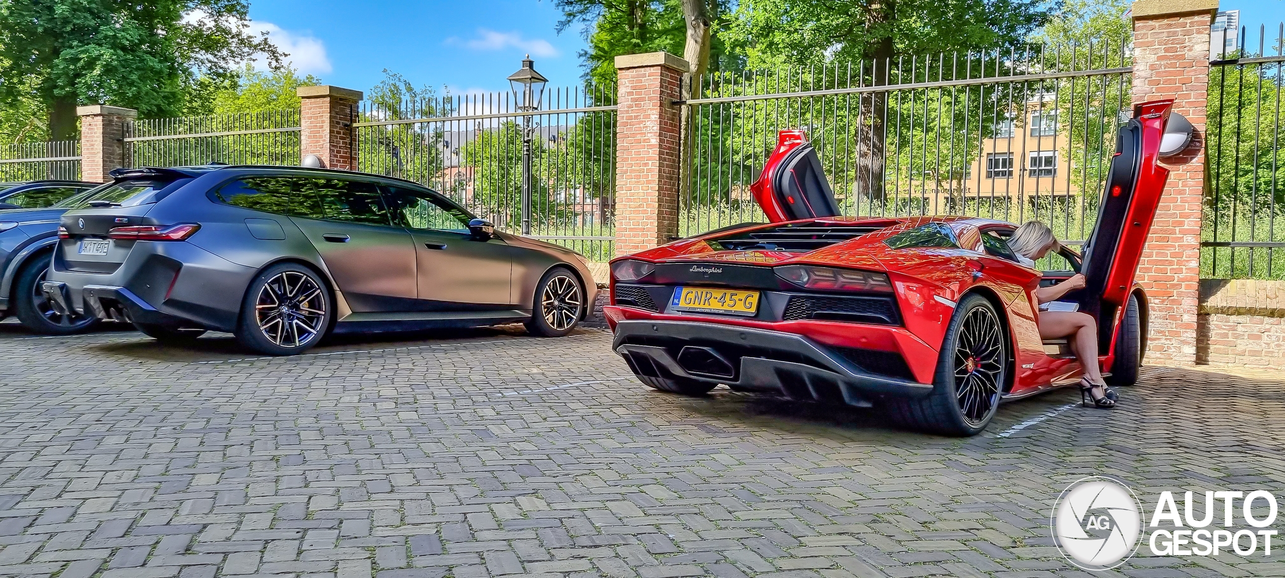 Dakar-navigator Anton van Limpt gespot in zijn Lamborghini Aventador S LP740-4