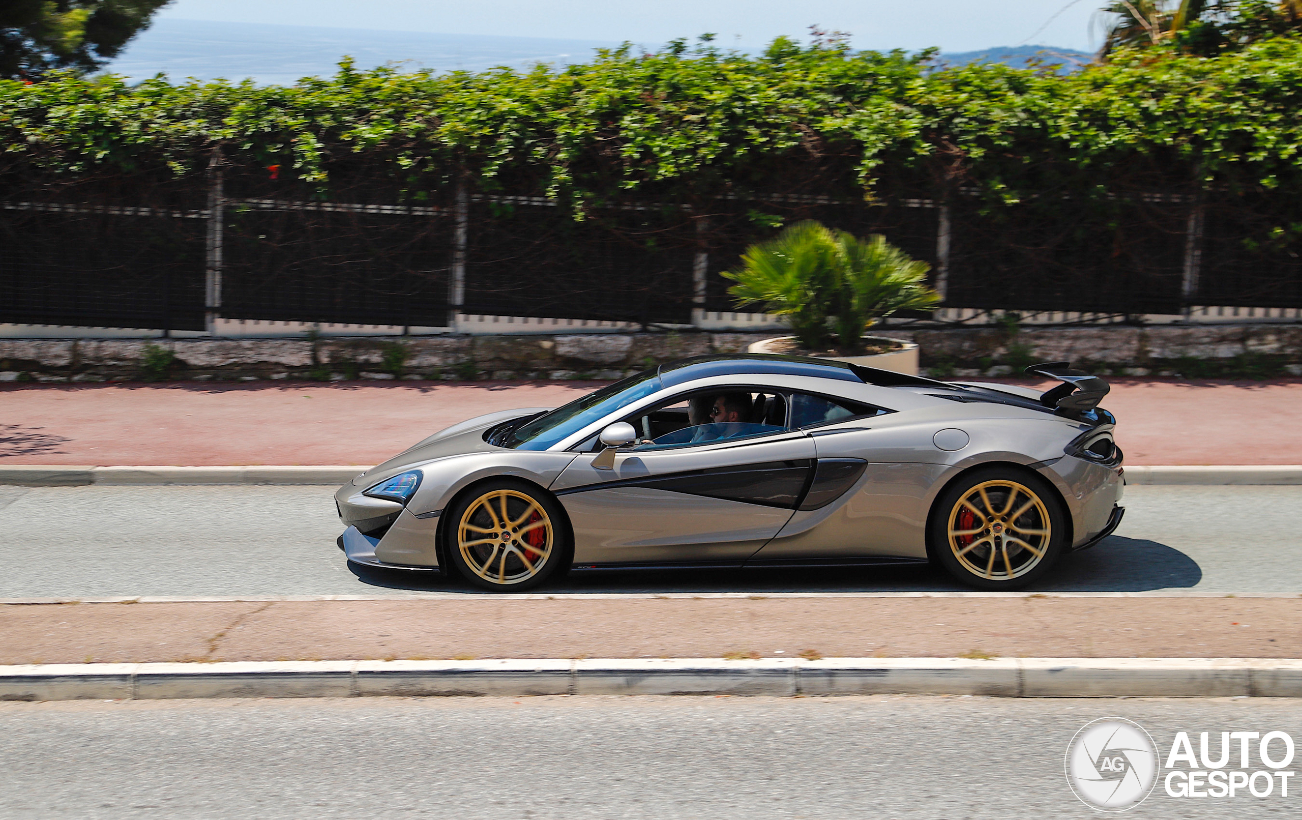 McLaren 570S