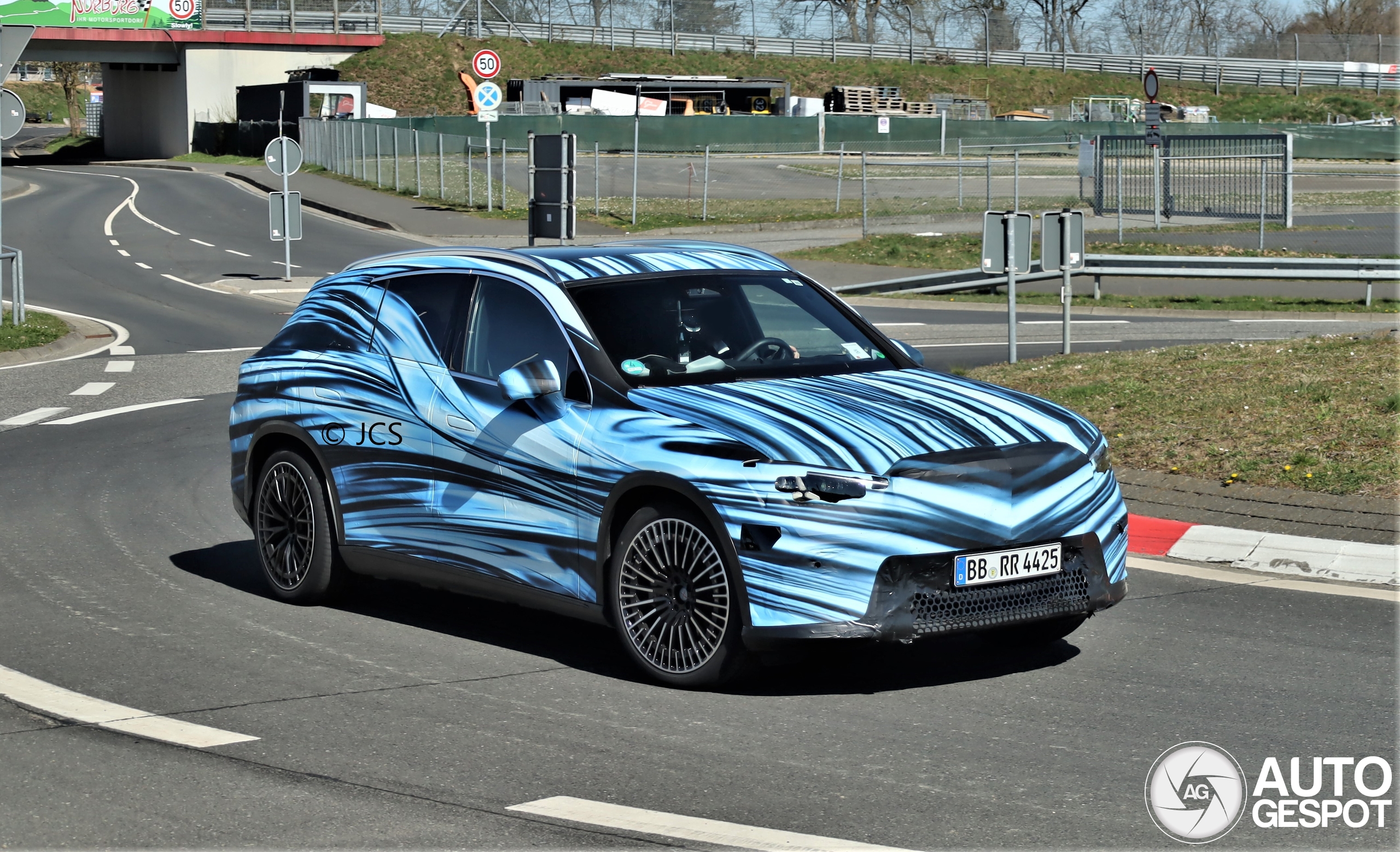 Mercedes-Benz EQC SUV 2025