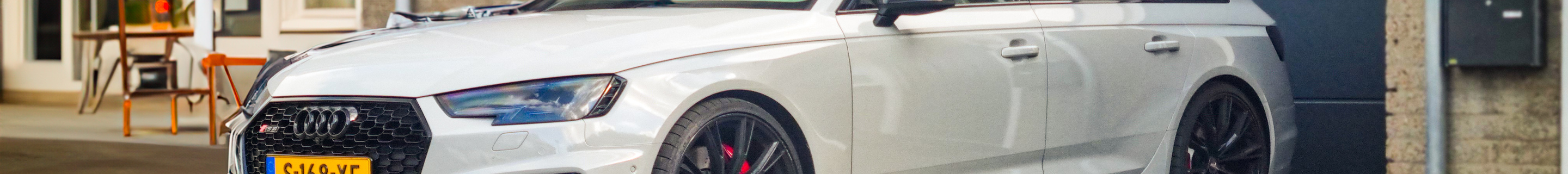 Audi RS4 Avant B9