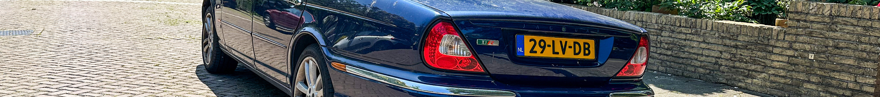 Jaguar XJR
