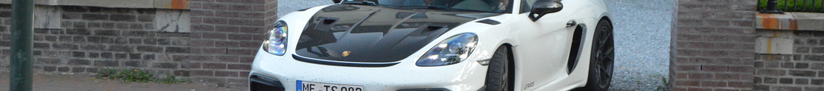 Porsche 718 Cayman GT4 RS Weissach Package