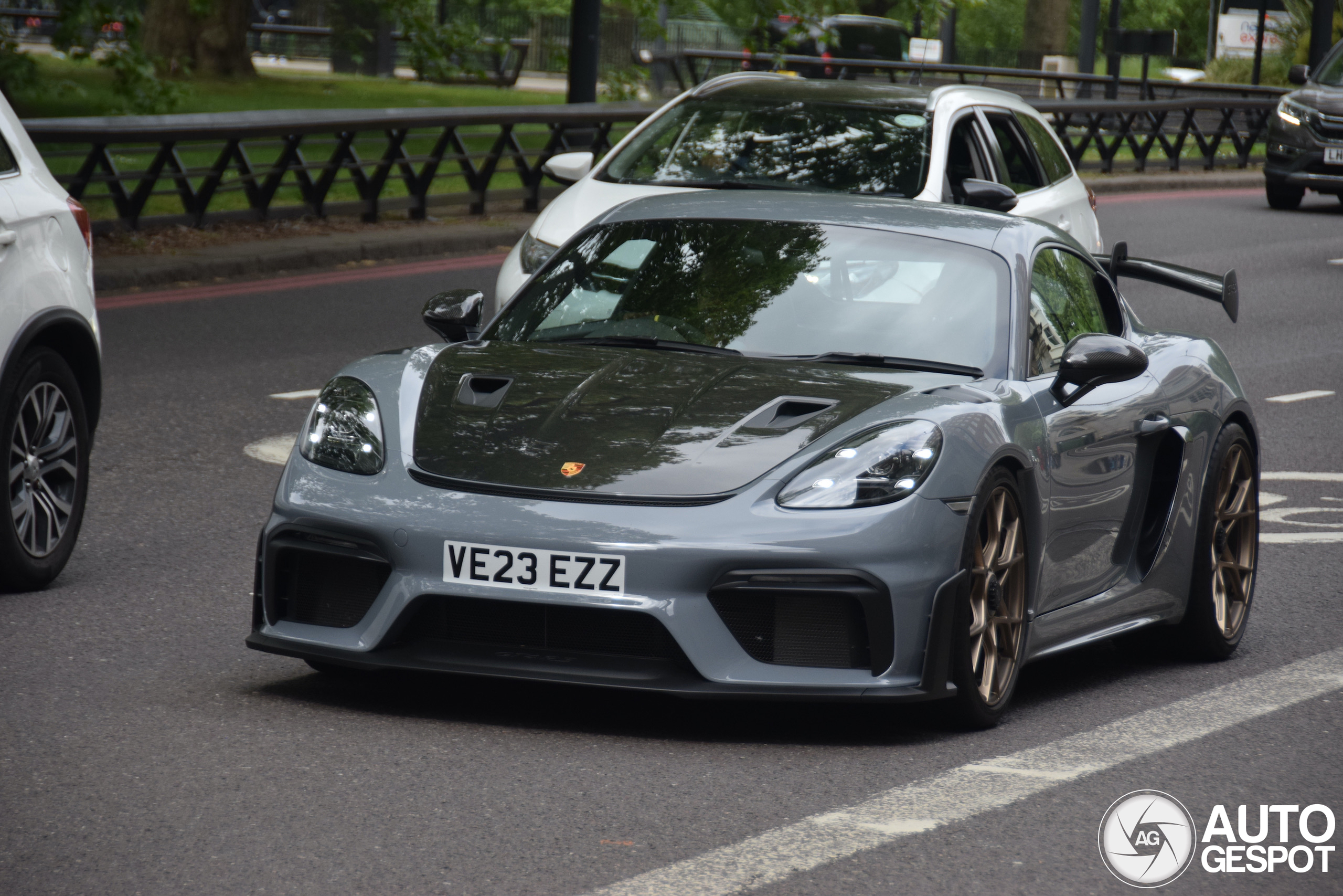 Porsche 718 Cayman GT4 RS Weissach Package