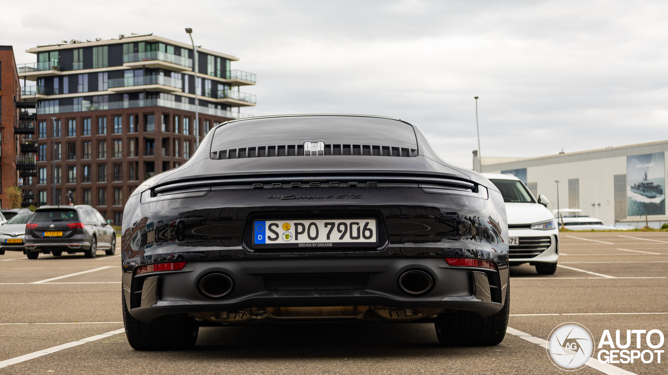 Porsche 992 Carrera 4 GTS