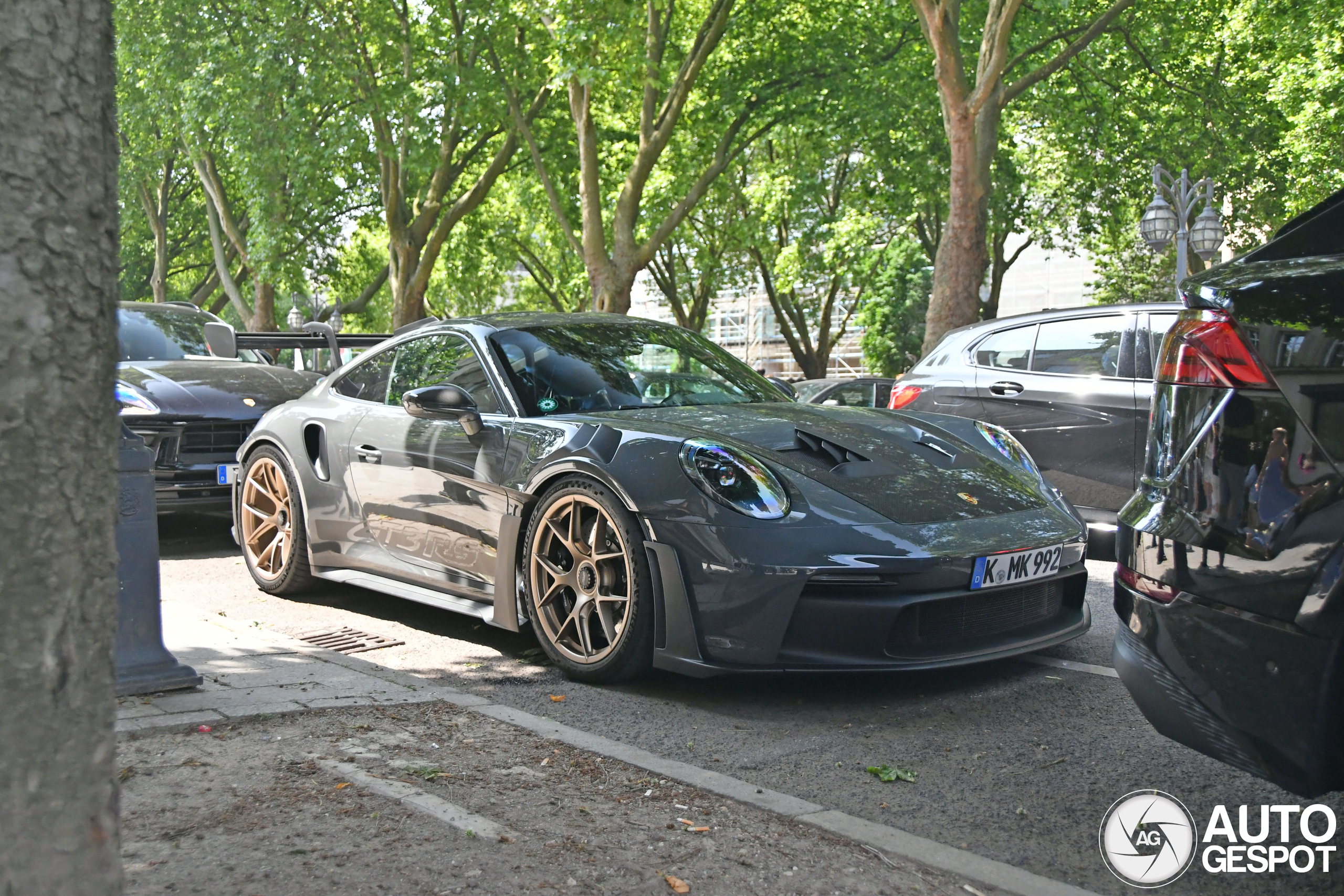 Porsche 992 GT3 RS Weissach Package