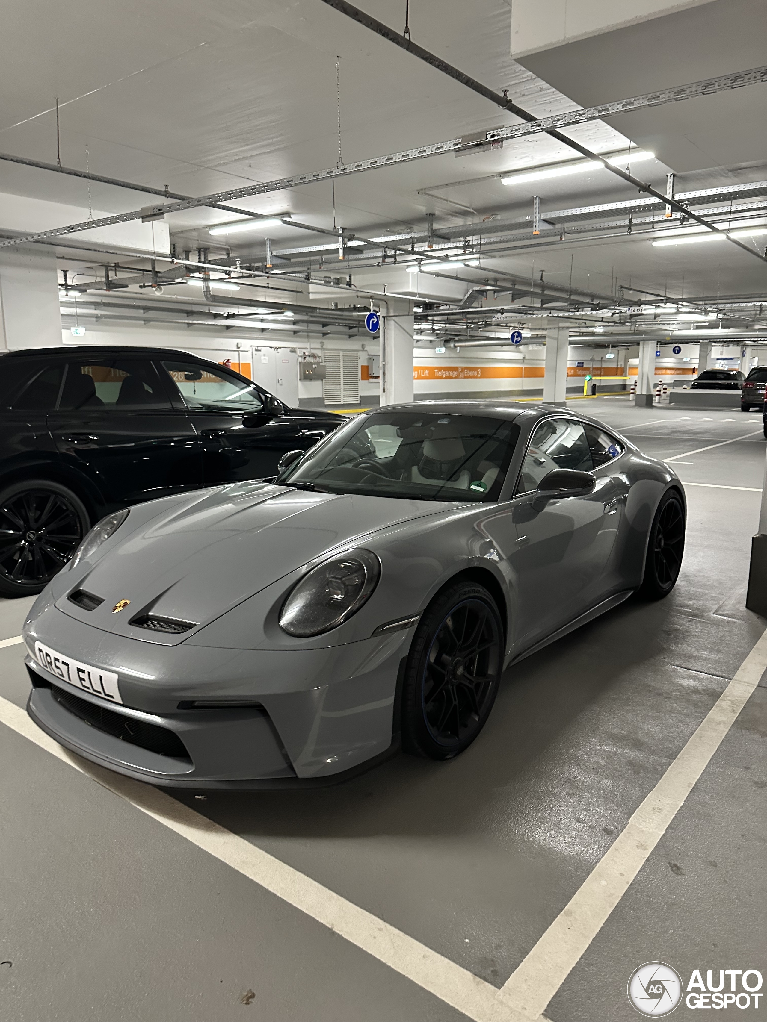Porsche 992 GT3 Touring