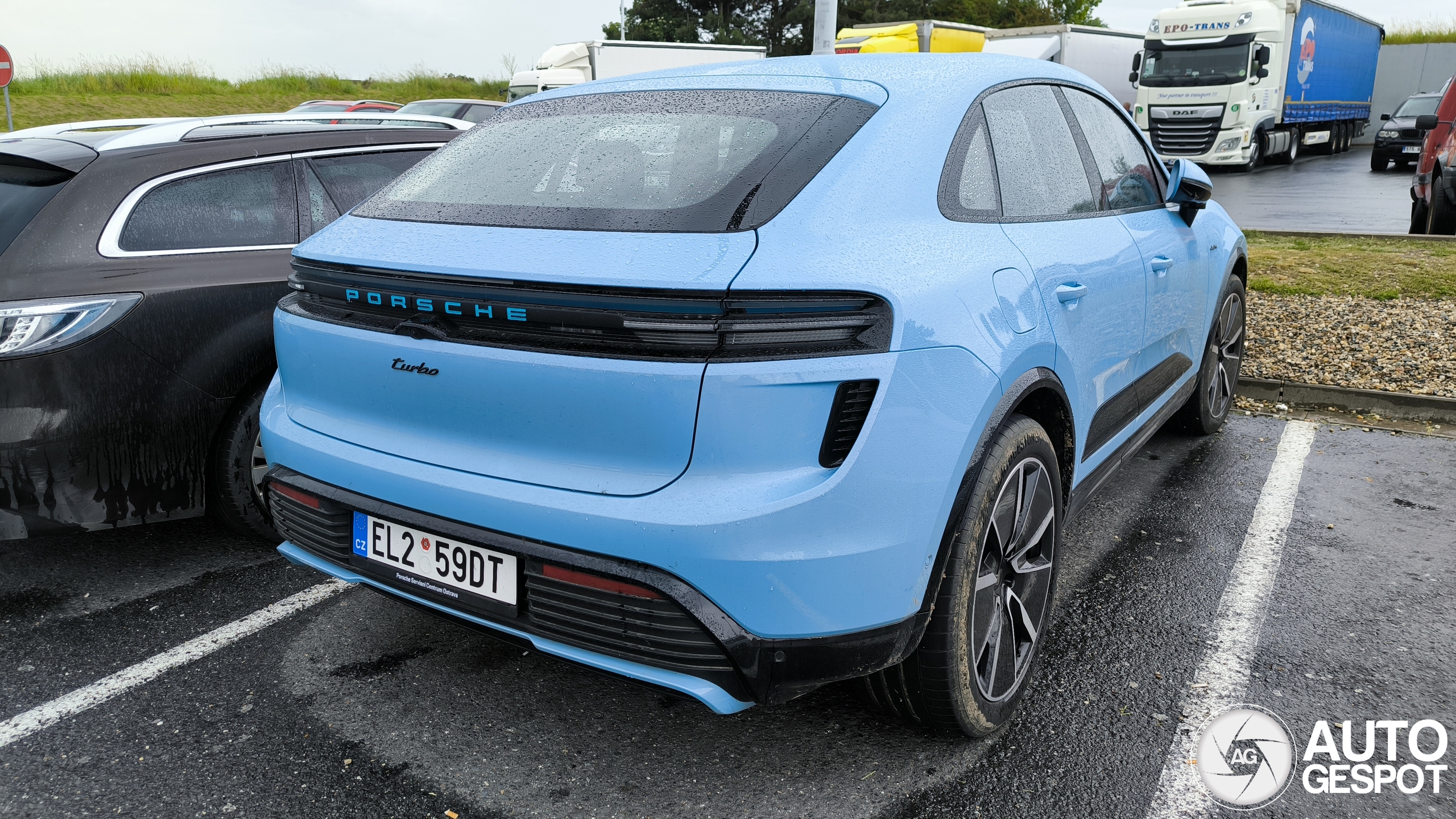 Porsche Macan EV Turbo