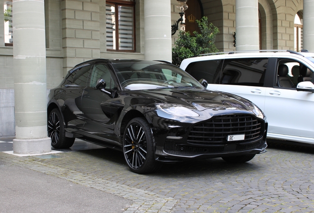 Aston Martin DBX707