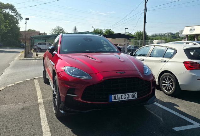 Aston Martin DBX707