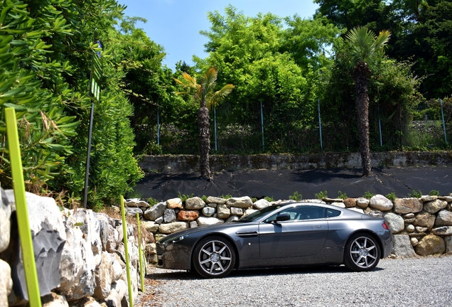 Aston Martin V8 Vantage