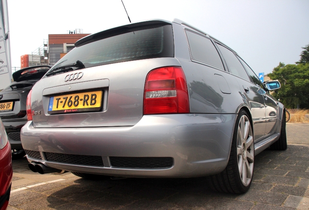 Audi RS4 Avant B5