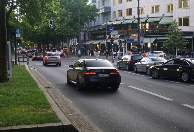 BMW M5 G90