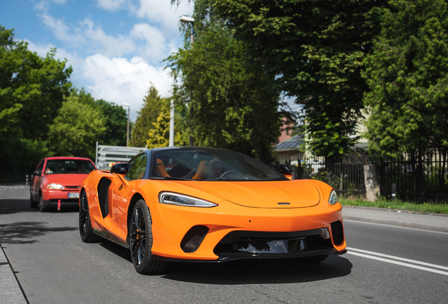 McLaren GT
