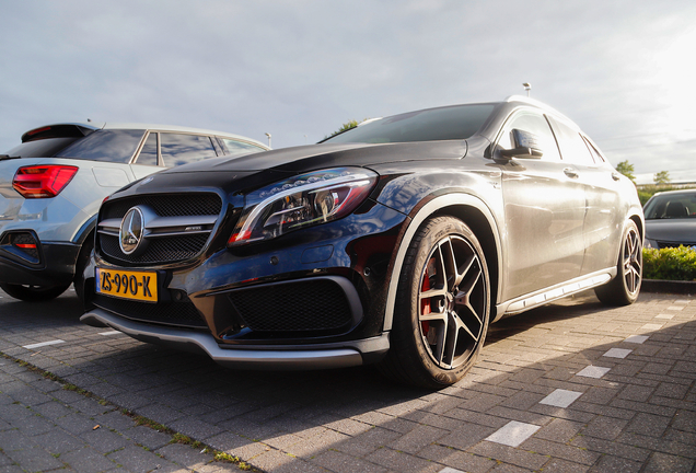 Mercedes-AMG GLA 45 X156