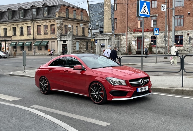 Mercedes-Benz CLA 45 AMG C117