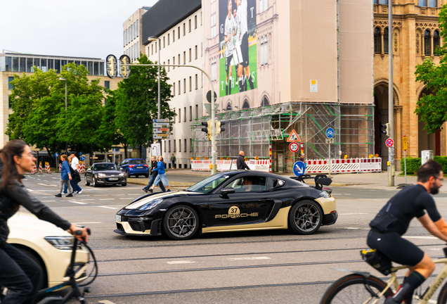 Porsche 718 Cayman GT4 RS Weissach Package