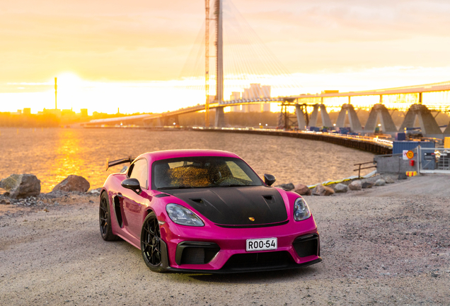 Porsche 718 Cayman GT4 RS Weissach Package