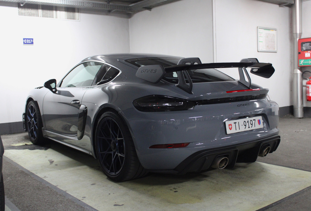 Porsche 718 Cayman GT4 RS Weissach Package