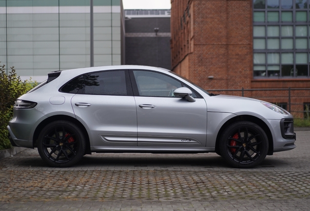 Porsche 95B Macan GTS MkIII
