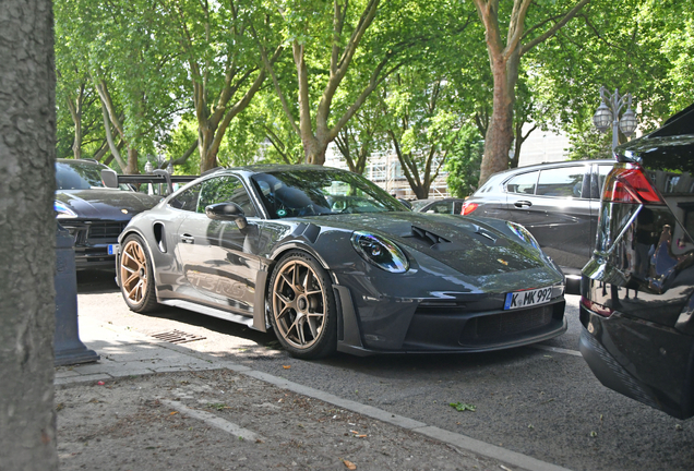 Porsche 992 GT3 RS Weissach Package