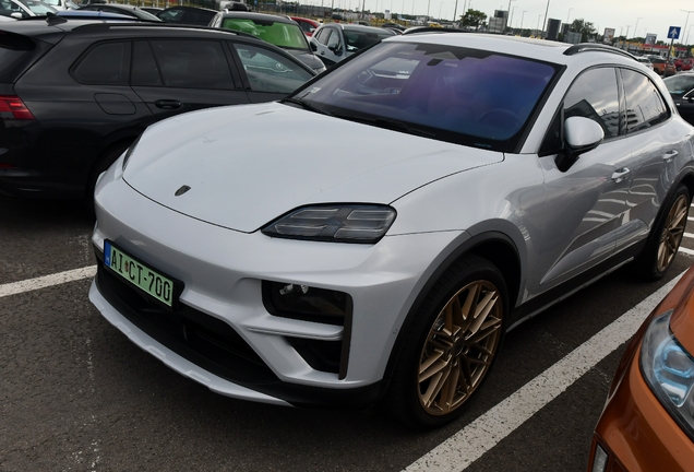 Porsche Macan EV Turbo