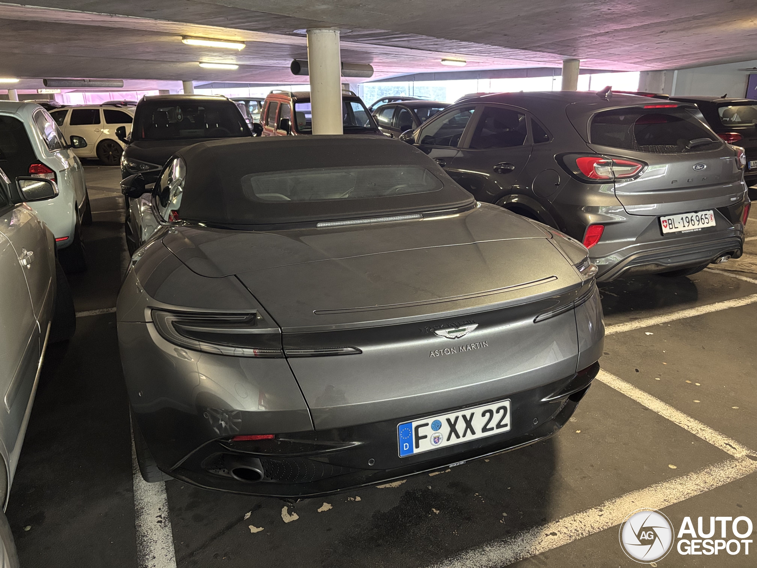 Aston Martin DB11 V8 Volante