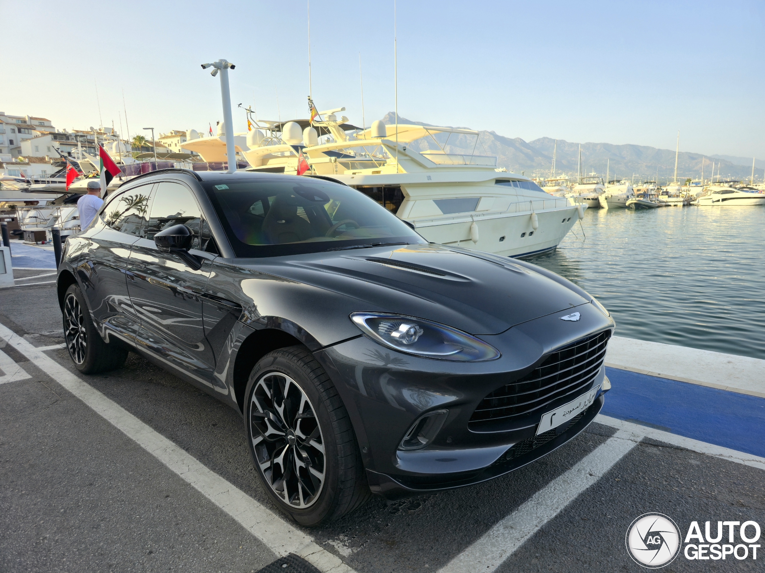 Aston Martin DBX