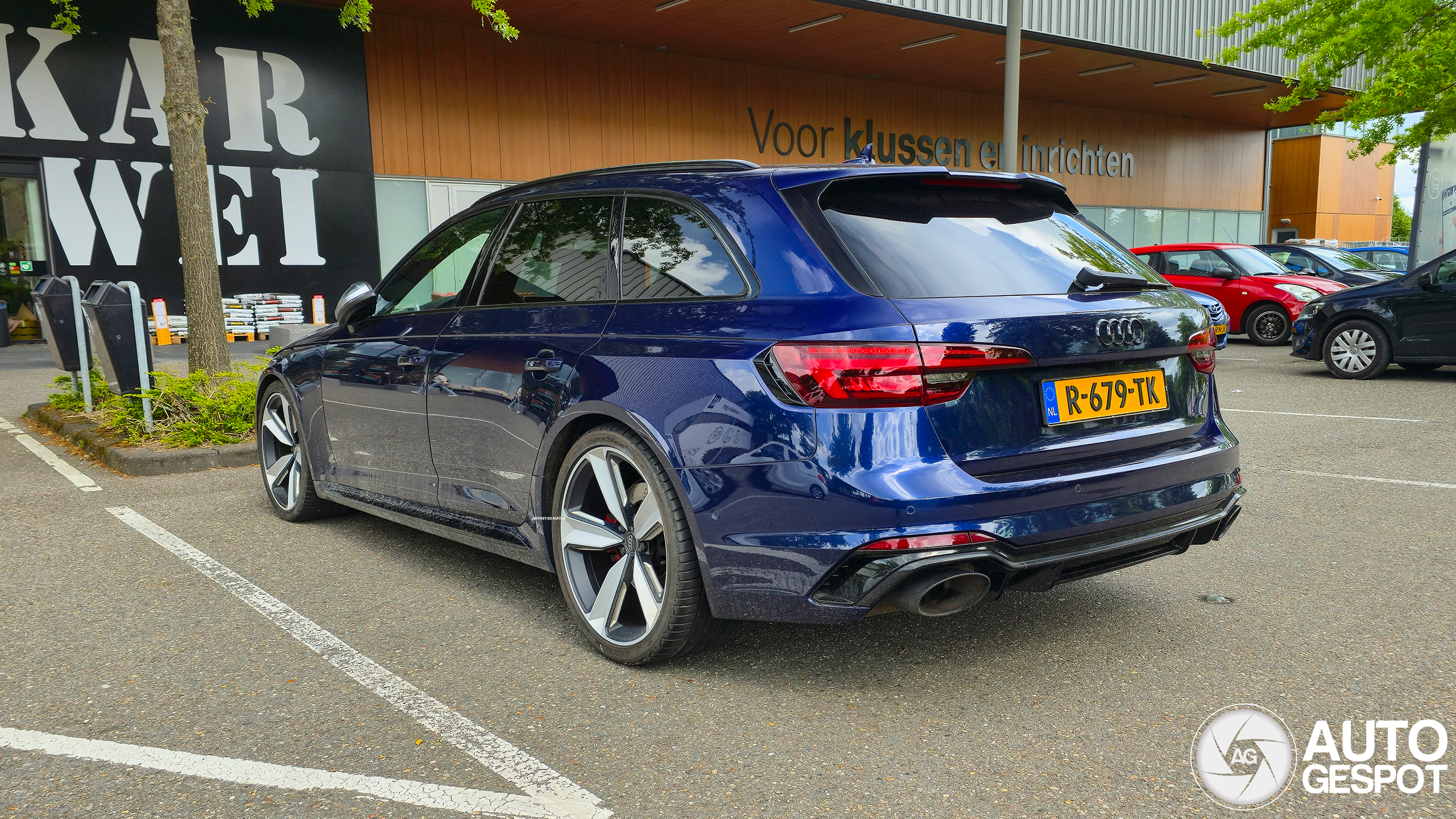 Audi RS4 Avant B9