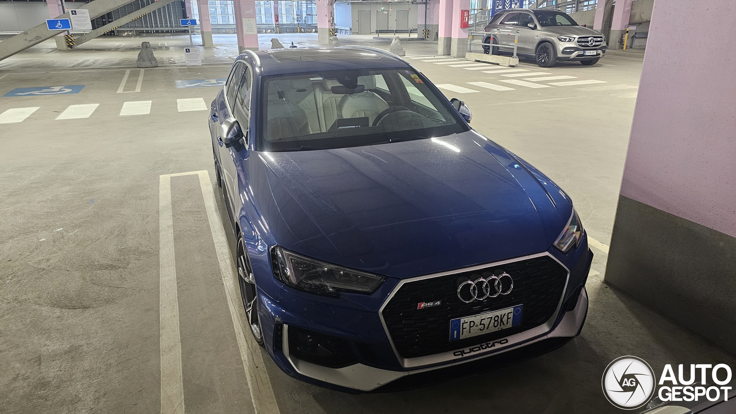 Audi RS4 Avant B9