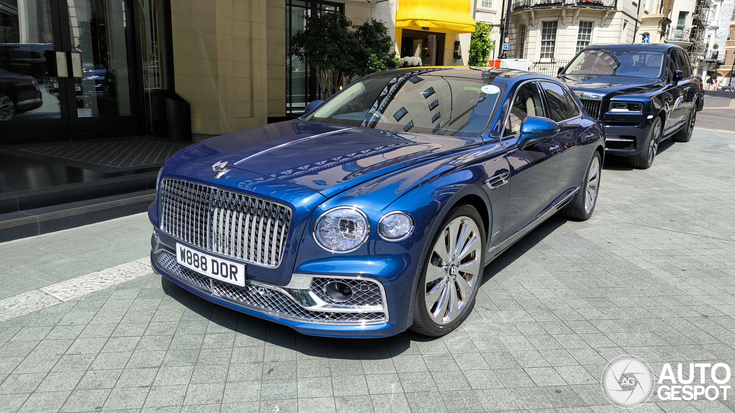 Bentley Flying Spur Hybrid Azure