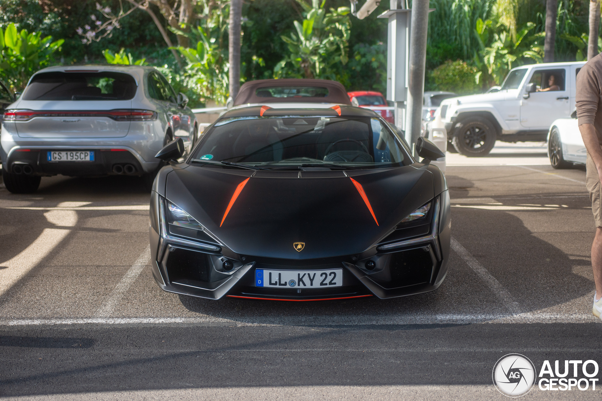 Lamborghini Revuelto