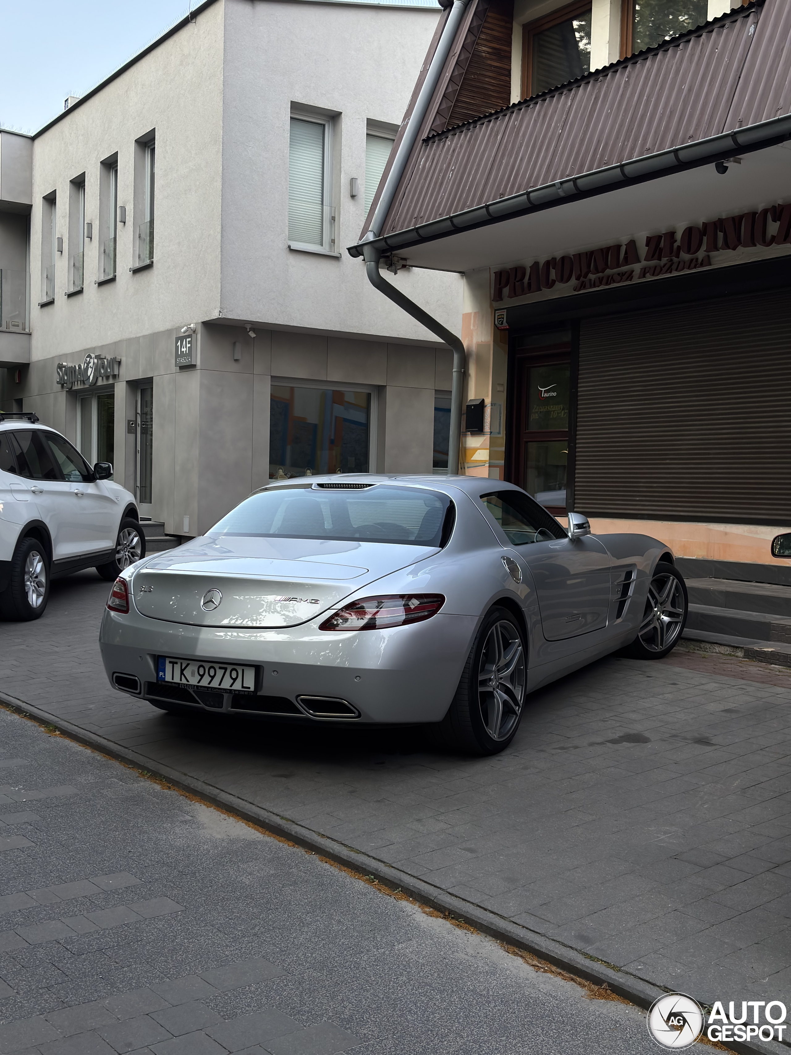 Mercedes-Benz SLS AMG