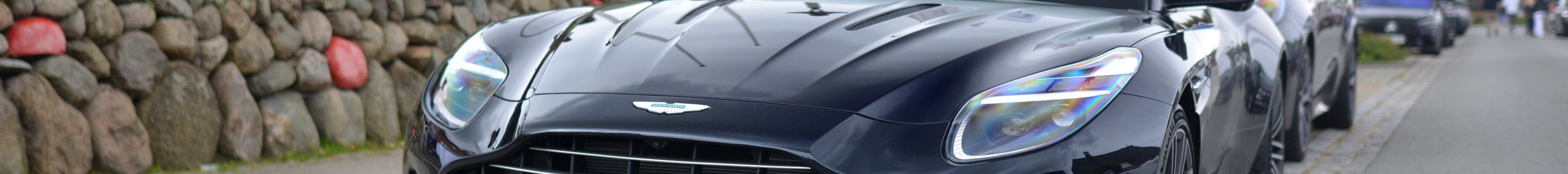 Aston Martin DB12