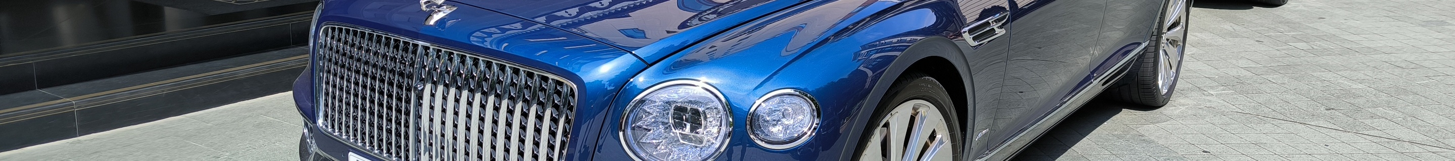 Bentley Flying Spur Hybrid Azure