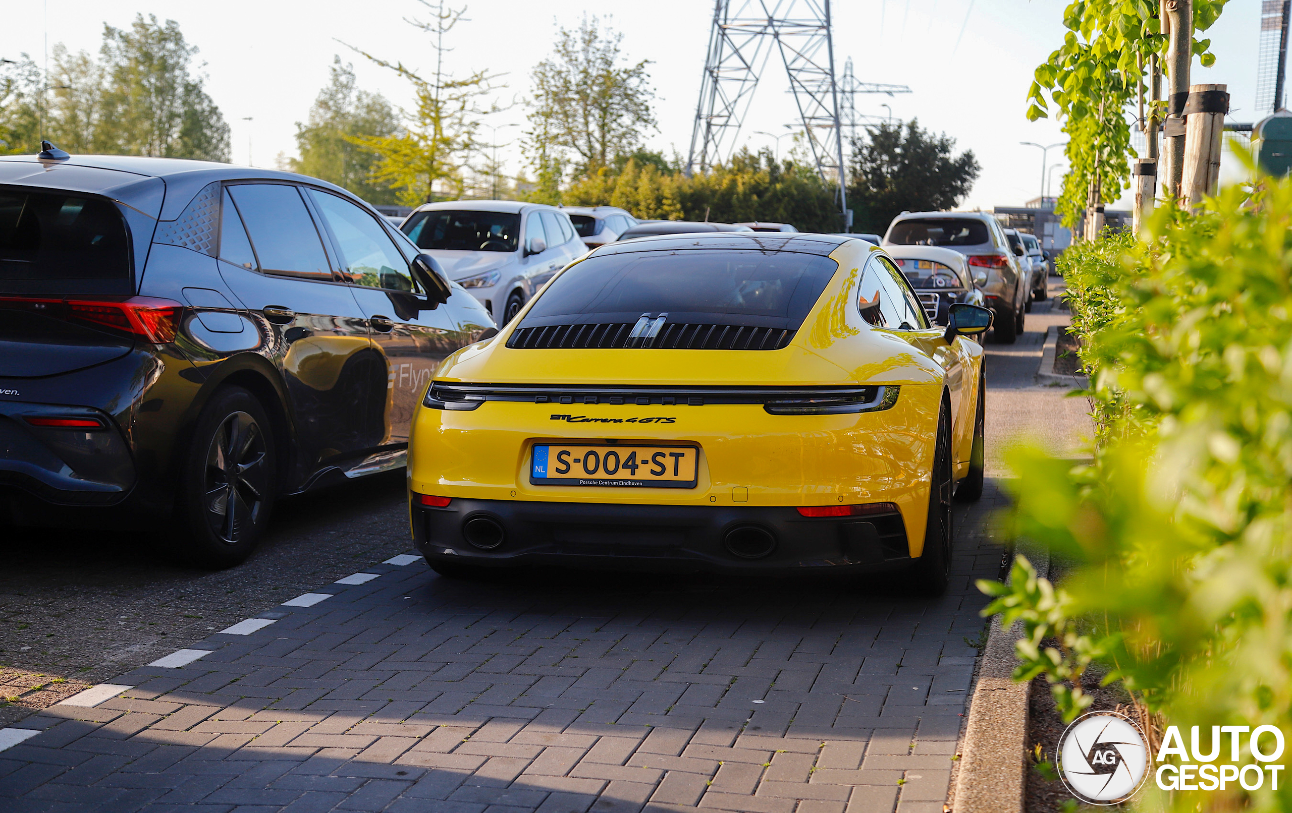 Porsche 992 Carrera 4 GTS