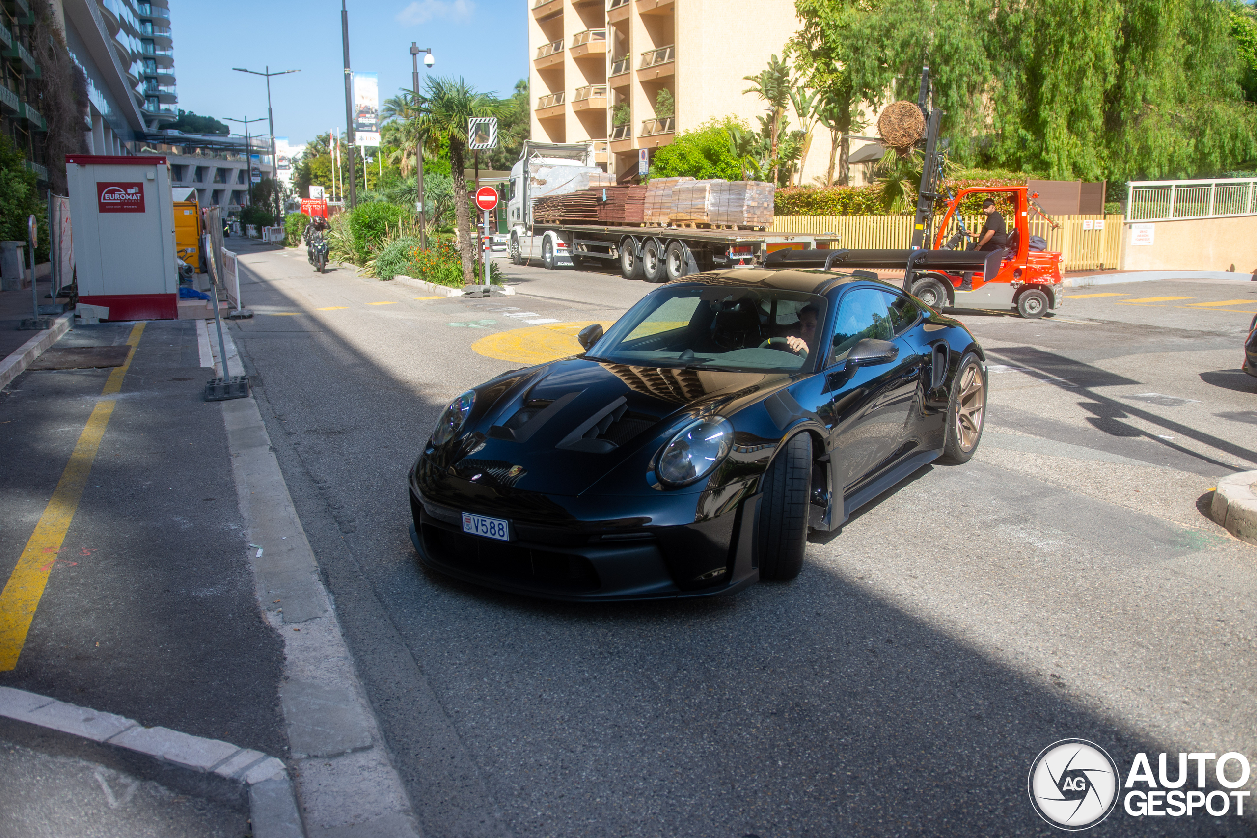 Porsche 992 GT3 RS Weissach Package