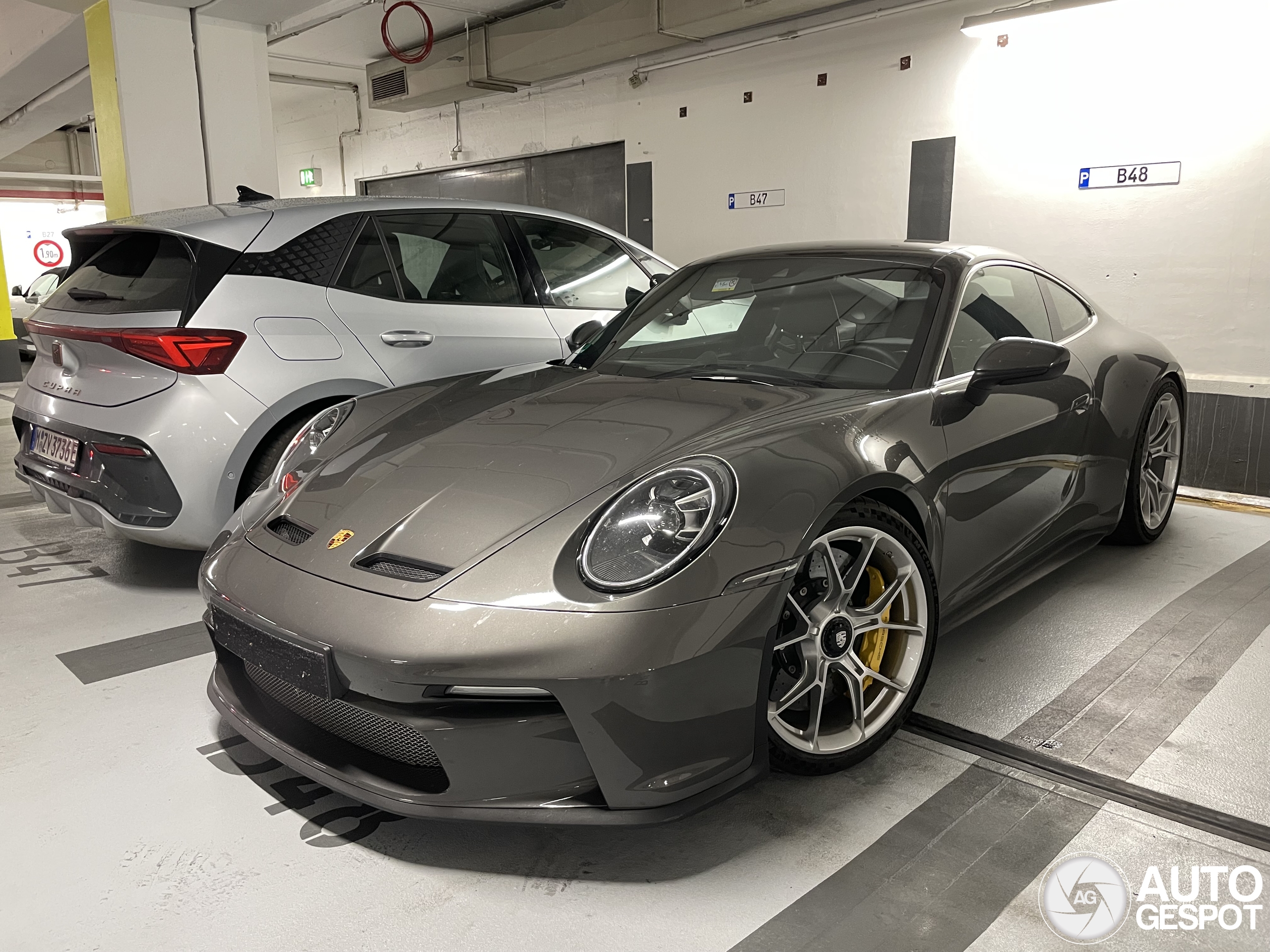 Porsche 992 GT3 Touring