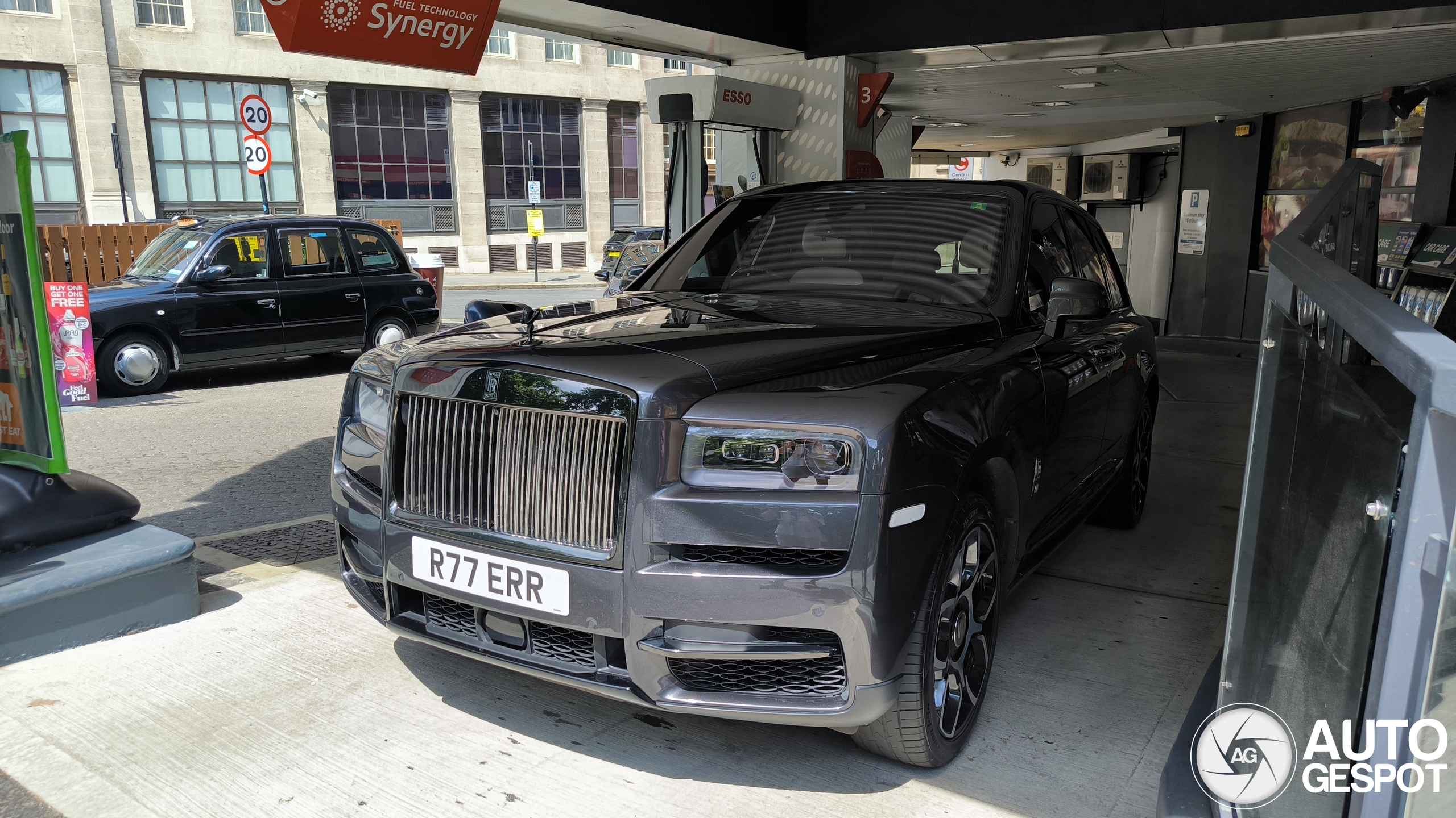 Rolls-Royce Cullinan Black Badge