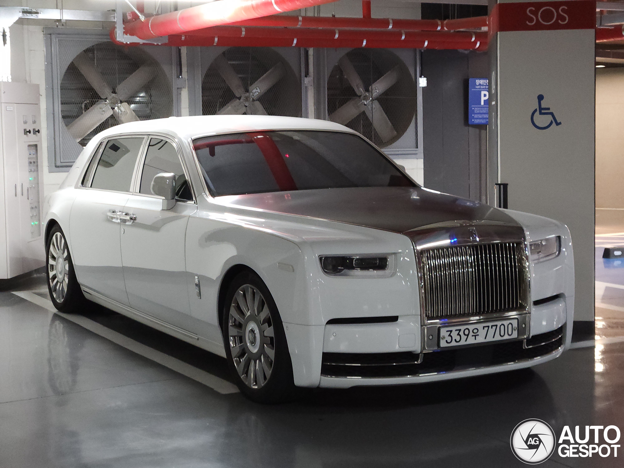 Rolls-Royce Phantom VIII EWB