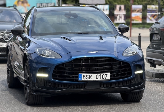 Aston Martin DBX707