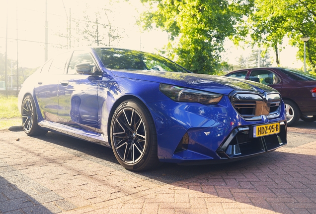 BMW M5 G90