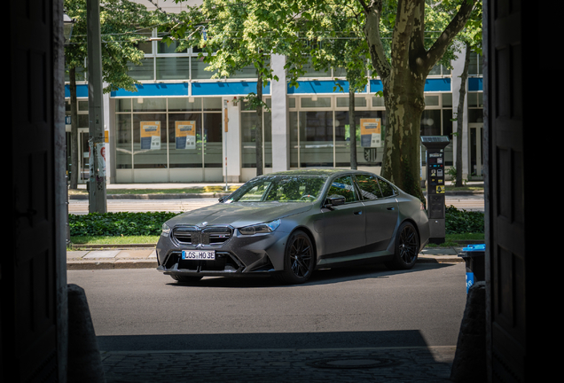BMW M5 G90