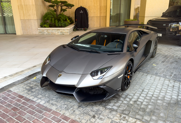Lamborghini Aventador LP720-4 50° Anniversario DMC