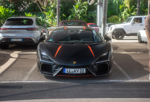 Lamborghini Revuelto