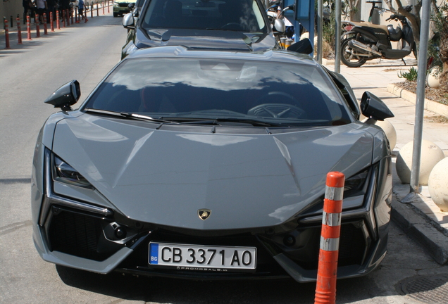 Lamborghini Revuelto